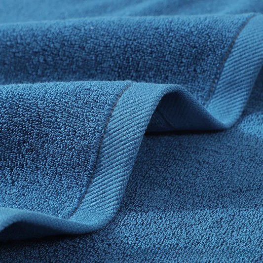 Serviette de bain bleue