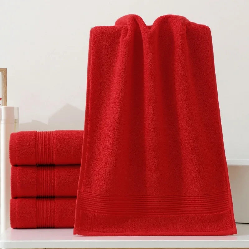 Serviette de bain rouge